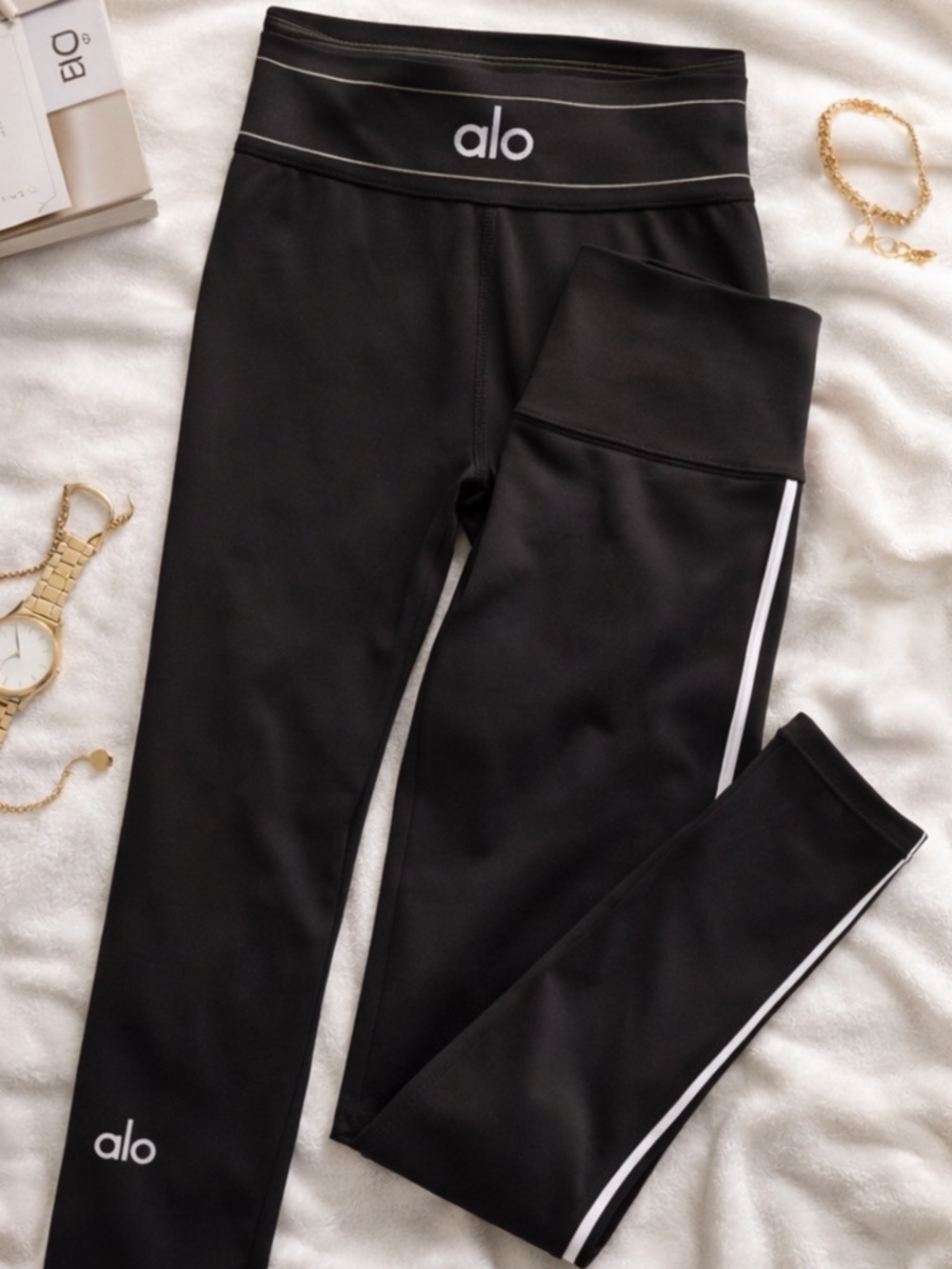 Alo Yoga Sculpting High-Waist Leggings | Black Minimal Luxe Athleisure |